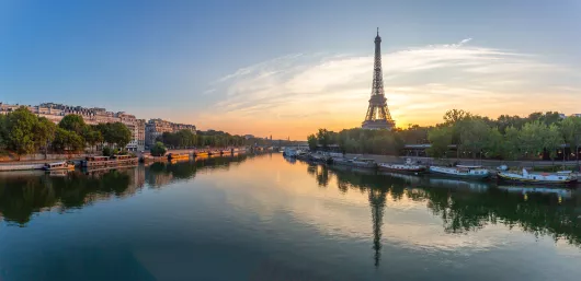 Eiffelturm in Paris an der Seine
