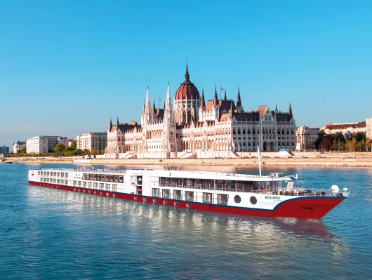 nicko cruises MS Bolero in Budapest