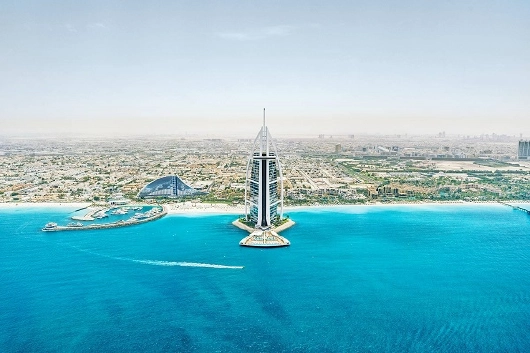 aida_orient_dubai_burj-al-arab_kreuzfahrten-flemming AIDAprima Außenansicht