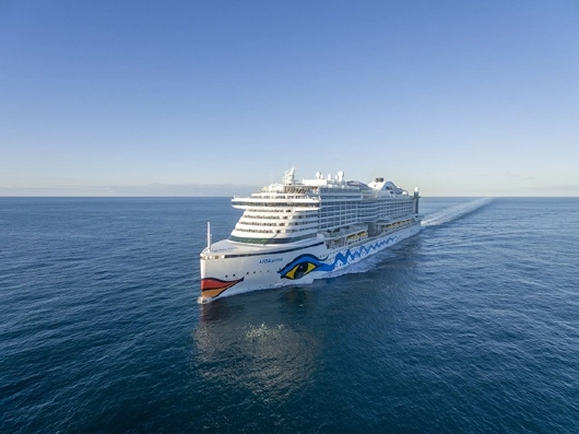 AIDAprima Schiff auf See