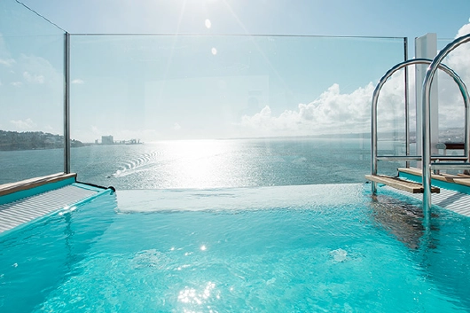 AIDAperla Infinity Pool