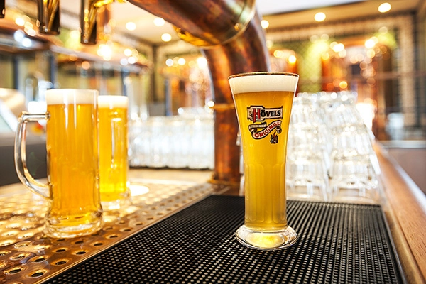 AIDAperla Brauhaus mit Bierglas