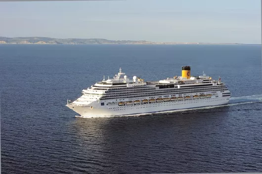 Costa Fascinosa auf See