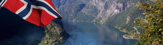 kreuzfahrten-flemming_geirangerfjord-in-norwegen-1920x540 Norwegen Blick in den Geiranger Fjord