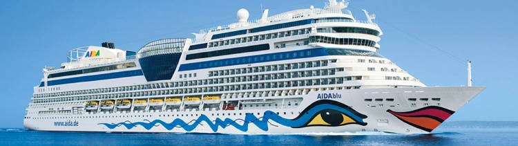 AIDAblu auf See Seitenansicht