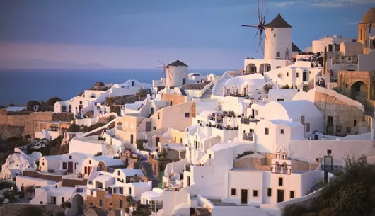 Mit Costa Kreuzfahrten auf Santorini in Griechenland