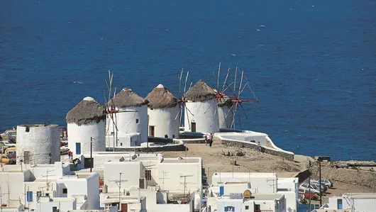 Mit Costa Kreuzfahrten auf Mykonos Griechenland bei den Windmühlen