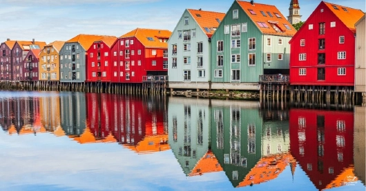 Noreuropa Norwegen Trondheim bunte Haeuser Noreuropa Norwegen Trondheim bunte Haeuser