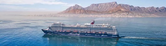 Mein Schiff 2 vor Kapstadt