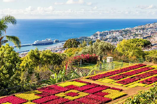 Mein Schiff 1 in Funchal Madeira Portugal mit Botanischem Garten