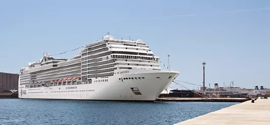 msc-magnifica_-schiff-im-hafen_kreuzfahrten-flemming MSC Magnifica Schiff im Hafen