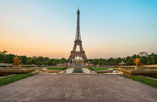 Mein Schiff Altstadt Eiffelturm in Paris Frankreich