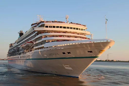 MS Artania auf See