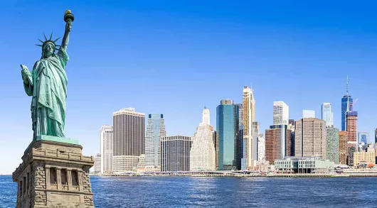 New York Skyline mit Freiheitsstatue