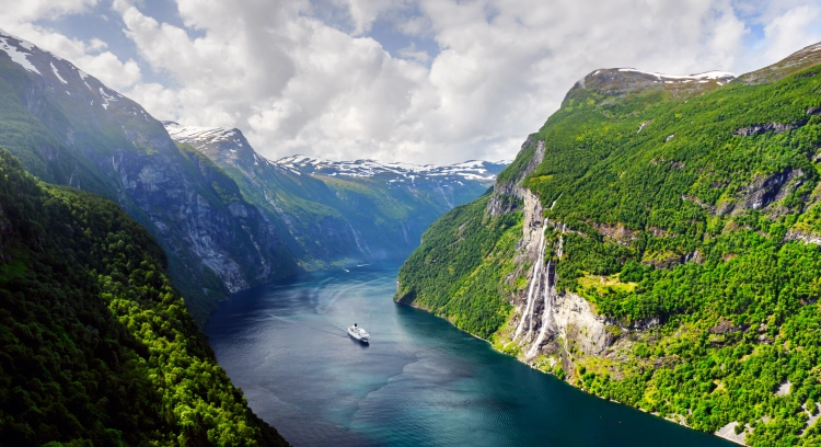 Geiranger Fjord Norwegen mit den Sieben Schwestern