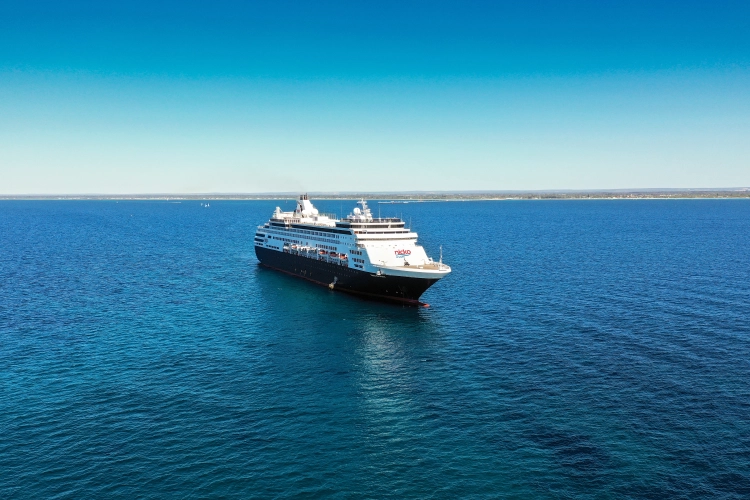 Vasco da Gama von nicko cruises auf See