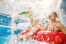 AIDAperla Prima Wasserrutsche mit Kindern