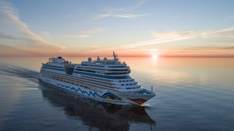 AIDAmar Sonnenuntergang auf See