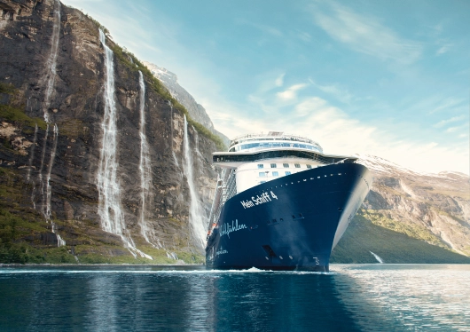 Mein Schiff 4