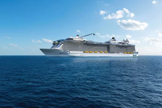 Royal Caribbean Anthem of the Seas auf See Seitenansicht